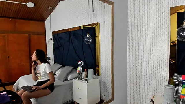 ANAMARIAMD online show from 05/14/26, 07:11