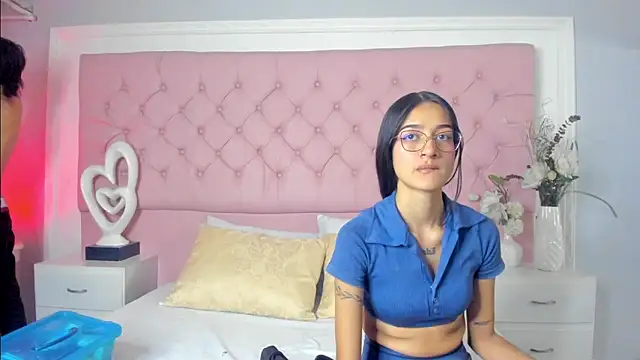 Snapshot of SarahDoll__ chatting on 05/21/26, 12:57 SarahDoll online show from 05/21/26, 12:57