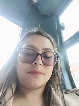 Kendall 37 online show from 05/19/26, 03:19