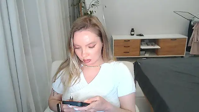 PolinaXXXXXJones online show from 05/07/26, 06:33