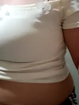 Lily Henry online show from 05/05/26, 02:42