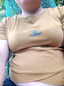 Lily Henry online show from 05/06/26, 04:49