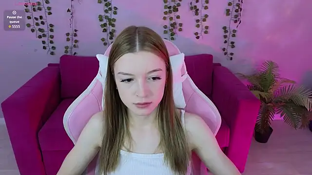 Eva Th0mpson online show from 06/15/26, 12:55