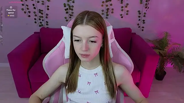 Eva Th0mpson online show from 06/12/26, 12:52