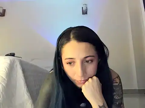 Snapshot of EvangelineLoveee chatting on 06/26/26, 03:12 EvangelineLoveee online show from 06/26/26, 03:12