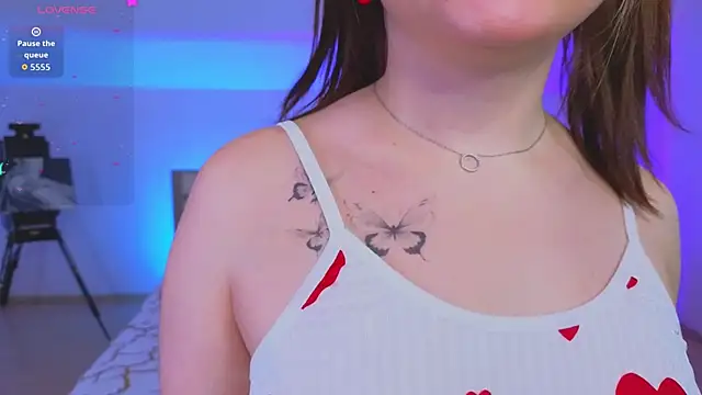 selenamils online show from 05/17/26, 10:04