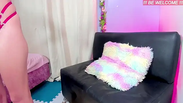 Snapshot of Skinnyfantasies44 chatting on 05/19/26, 01:56 Skinnyfantasies44 online show from 05/19/26, 01:56