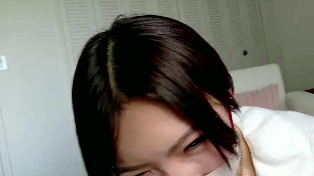Snapshot of Naomi_00122 chatting on 05/06/26, 02:10 Naomi 00122 online show from 05/06/26, 02:10