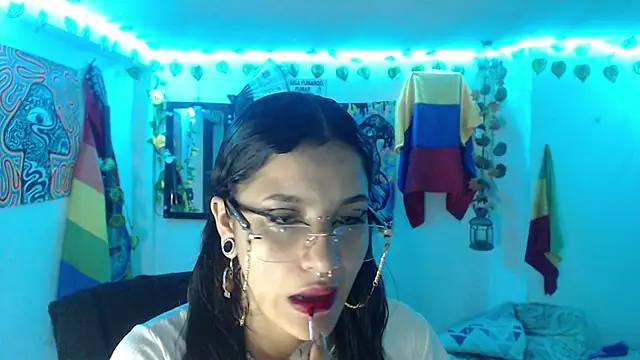 Snapshot of bastethott chatting on 05/07/26, 08:17 bastethott online show from 05/07/26, 08:17