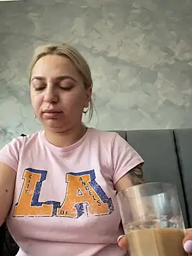 AmandaSnack online show from 05/27/26, 04:20
