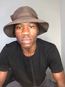 Snapshot of thandolezwe1 chatting on 06/18/26, 11:48 thandolezwe1 online show from 06/18/26, 11:48
