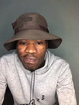 Snapshot of thandolezwe1 chatting on 05/06/26, 04:33 thandolezwe1 online show from 05/06/26, 04:33