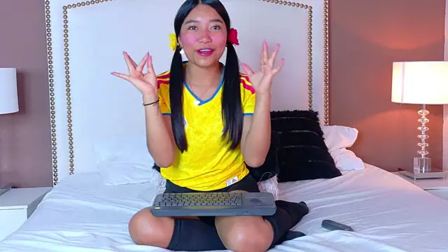 hanaluna  online show from 06/17/26, 11:31