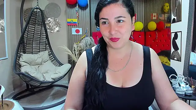 Snapshot of BBWLuxuryMuse chatting on 07/17/26, 11:29 BBWLuxuryMuse online show from 07/17/26, 11:29