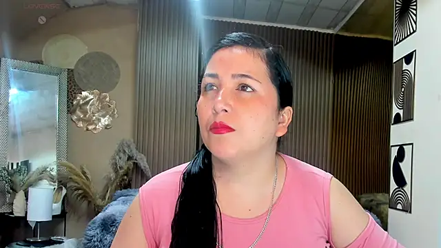 Snapshot of BBWLuxuryMuse chatting on 06/04/26, 11:15 BBWLuxuryMuse online show from 06/04/26, 11:15