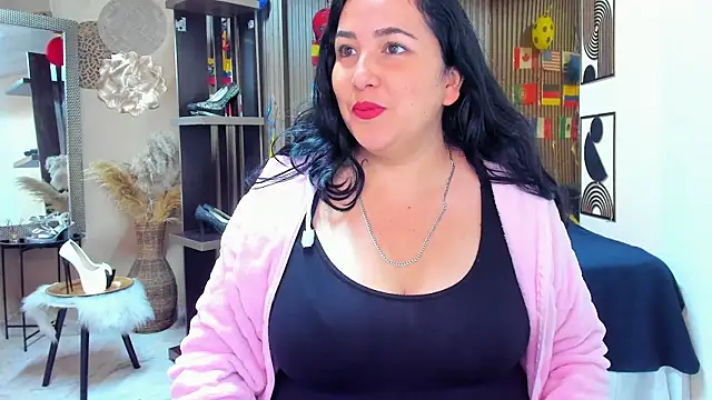 Snapshot of BBWLuxuryMuse chatting on 07/15/26, 11:50 BBWLuxuryMuse online show from 07/15/26, 11:50