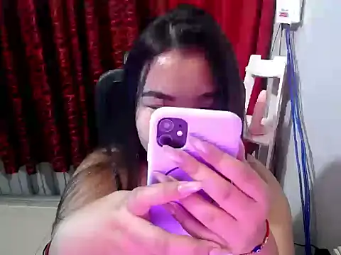 Snapshot of hotchickgirl chatting on 06/29/26, 08:10 hotchickgirl online show from 06/29/26, 08:10