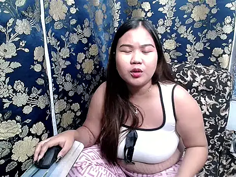 Snapshot of hotchickgirl chatting on 05/11/26, 02:45 hotchickgirl online show from 05/11/26, 02:45