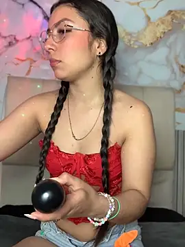 Julieth ec online show from 06/04/26, 12:21