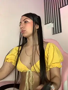 Julieth ec online show from 05/22/26, 12:25