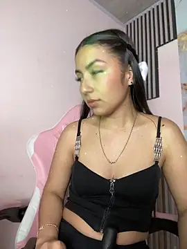 Julieth ec online show from 05/20/26, 12:24