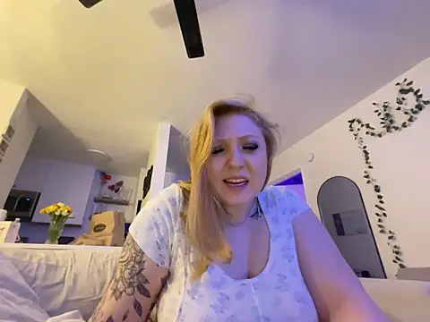 blonde  baby online show from 05/12/26, 08:21
