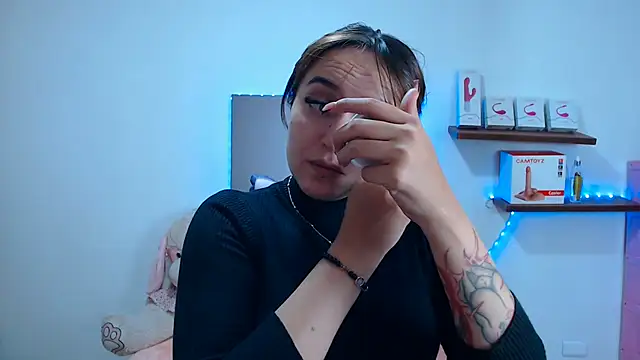 anyela bubble18 online show from 07/04/26, 02:18