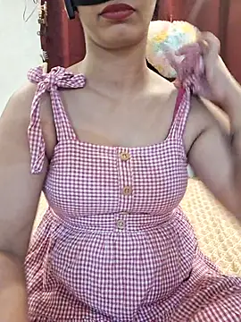 Snapshot of Shaloni_Patil chatting on 05/12/26, 08:15 Shaloni Patil online show from 05/12/26, 08:15