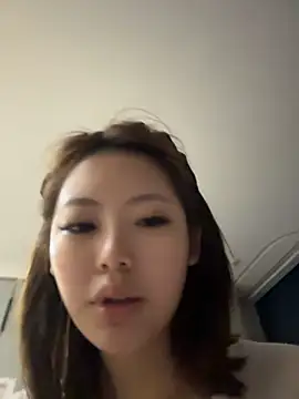 Snapshot of keke-20081130 chatting on 05/17/26, 01:44 keke-20081130 online show from 05/17/26, 01:44