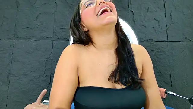 JessiBannkss online show from 06/01/26, 01:00