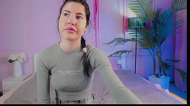 Snapshot of Emily_xoo chatting on 05/29/26, 08:15 Emily xoo online show from 05/29/26, 08:15
