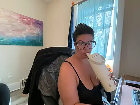 Snapshot of Madamebeton chatting on 06/09/26, 06:20 Madamebeton online show from 06/09/26, 06:20