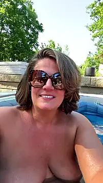 Snapshot of Madamebeton chatting on 07/10/26, 09:15 Madamebeton online show from 07/10/26, 09:15
