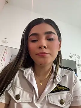Mia Rodriguezz  online show from 05/17/26, 03:17