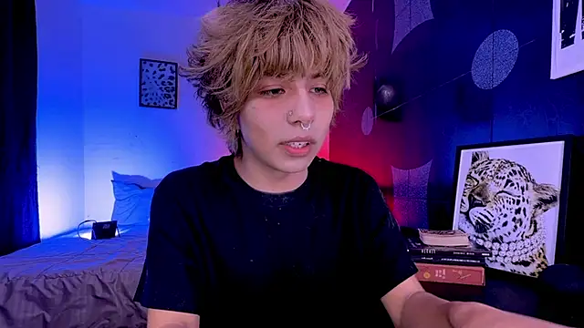 Snapshot of Aronn_44 chatting on 06/01/26, 12:49 Aronn 44 online show from 06/01/26, 12:49