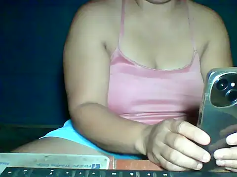 MommyKaye30 online show from 05/17/26, 08:09
