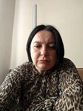 EmmaEmmy40 online show from 05/11/26, 10:38