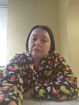 EmmaEmmy40 online show from 06/17/26, 05:23