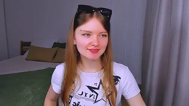 LookEva online show from 05/14/26, 03:36