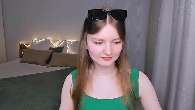 LookEva online show from 05/16/26, 04:33