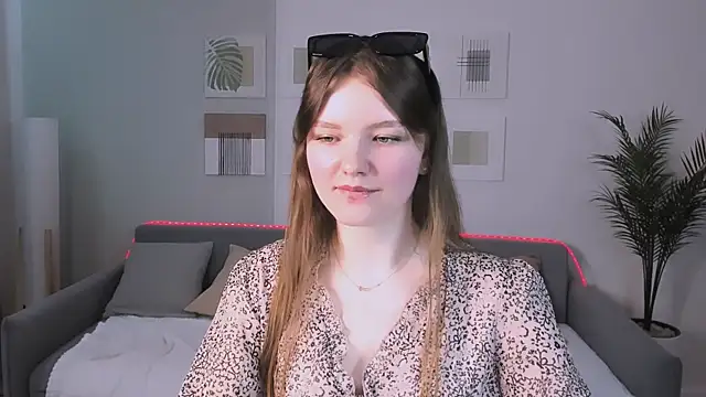 LookEva online show from 05/11/26, 04:04