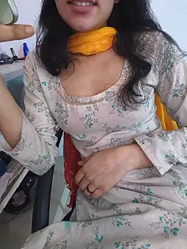 zoya baby  online show from 06/05/26, 03:44
