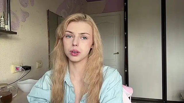 ScarlettRosy online show from 05/31/26, 04:07