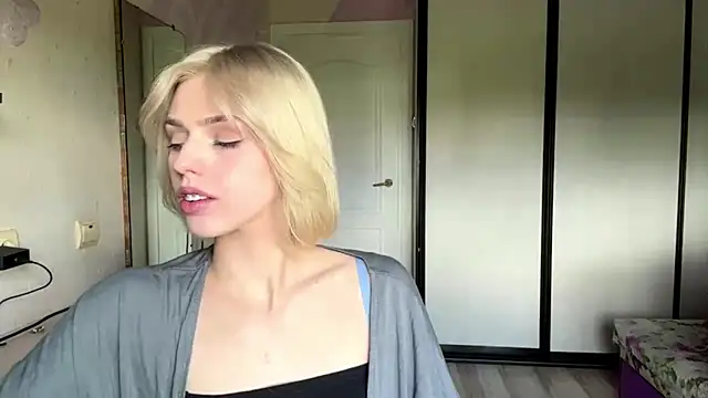 ScarlettRosy online show from 06/15/26, 04:06