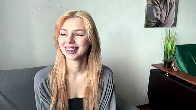 ScarlettRosy online show from 05/28/26, 04:09