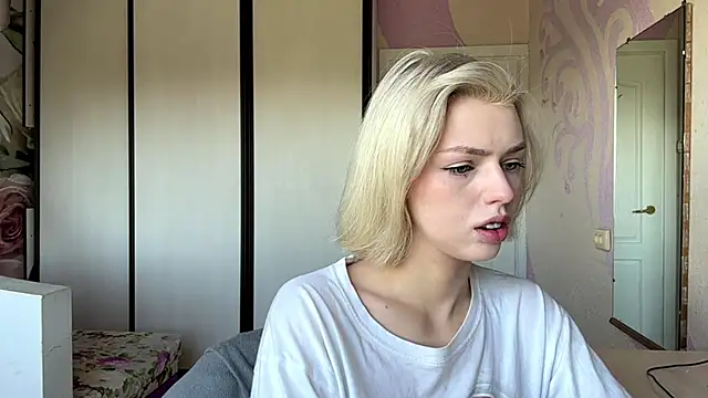 ScarlettRosy online show from 06/09/26, 04:46