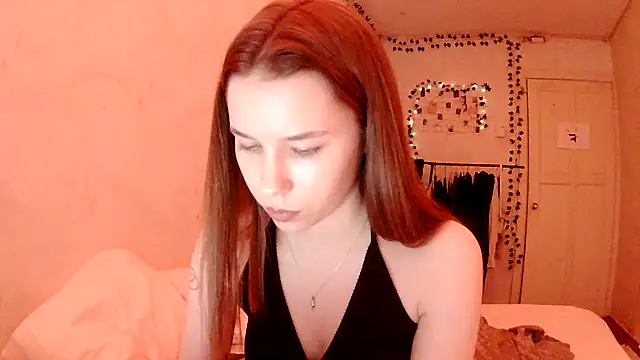 Snapshot of PollyStix chatting on 05/26/26, 01:31 PollyStix online show from 05/26/26, 01:31