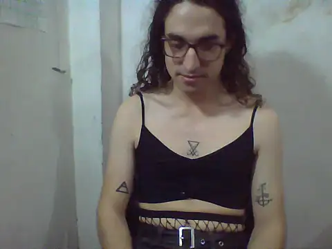 LaCuerva online show from 05/17/26, 05:02