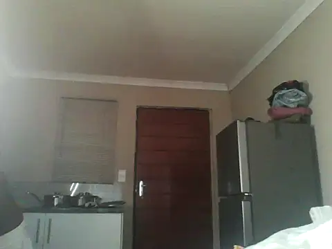 Snapshot of Tbangs_ chatting on 06/13/26, 01:31 Tbangs online show from 06/13/26, 01:31