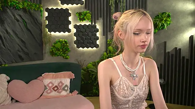 Snapshot of shishka_angel chatting on 05/07/26, 01:25 shishka angel online show from 05/07/26, 01:25